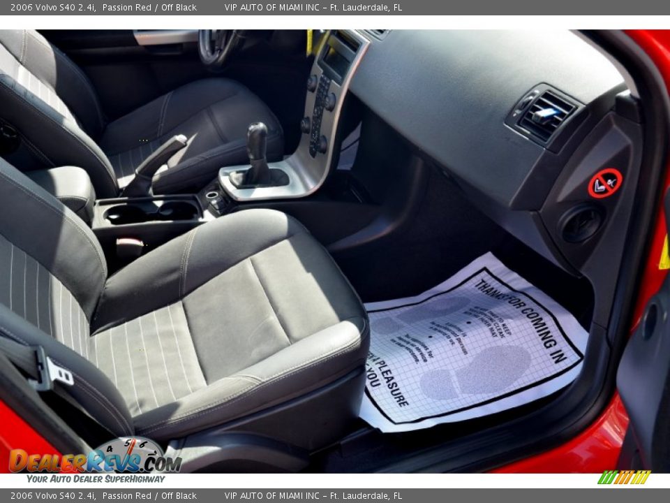 2006 Volvo S40 2.4i Passion Red / Off Black Photo #14