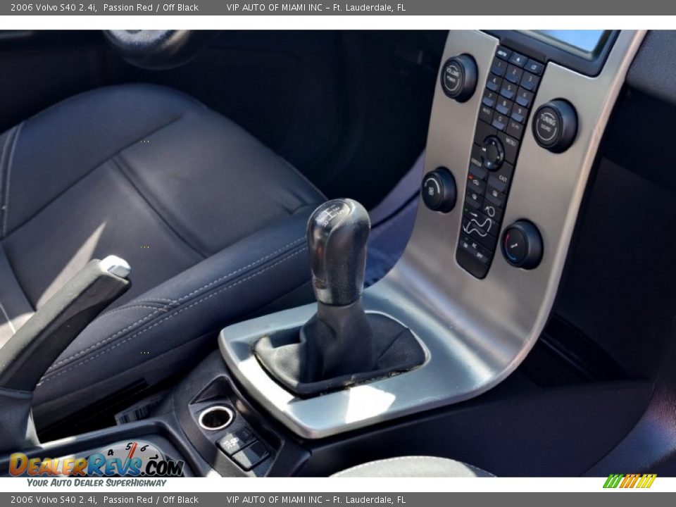 2006 Volvo S40 2.4i Passion Red / Off Black Photo #18