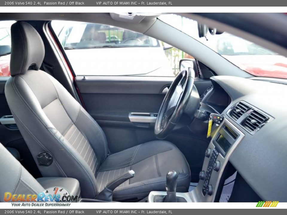 2006 Volvo S40 2.4i Passion Red / Off Black Photo #21