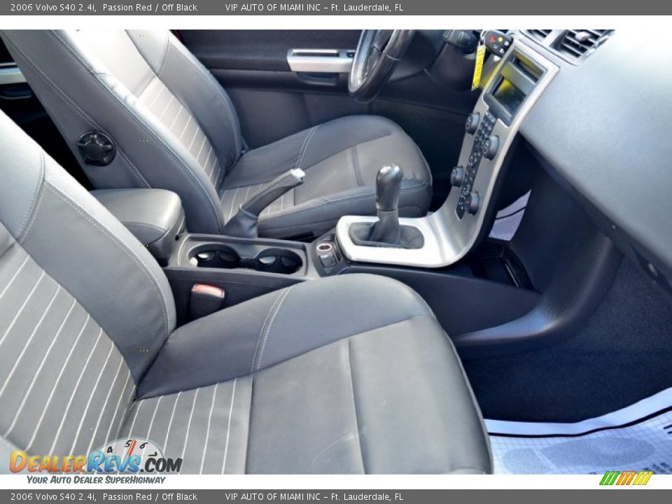 2006 Volvo S40 2.4i Passion Red / Off Black Photo #22