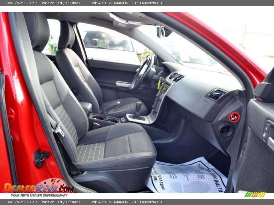 Off Black Interior - 2006 Volvo S40 2.4i Photo #23