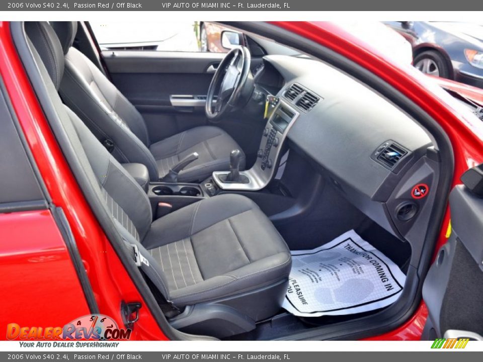 2006 Volvo S40 2.4i Passion Red / Off Black Photo #24