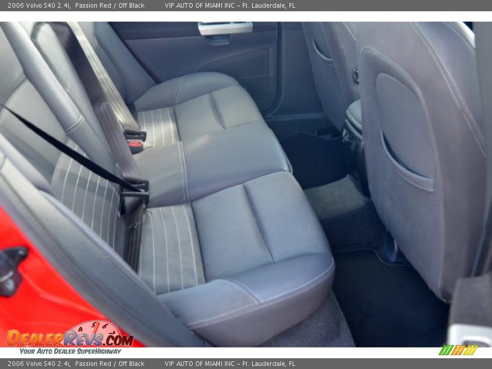 2006 Volvo S40 2.4i Passion Red / Off Black Photo #28