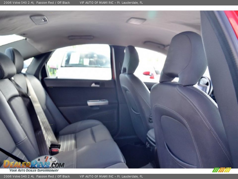 2006 Volvo S40 2.4i Passion Red / Off Black Photo #29