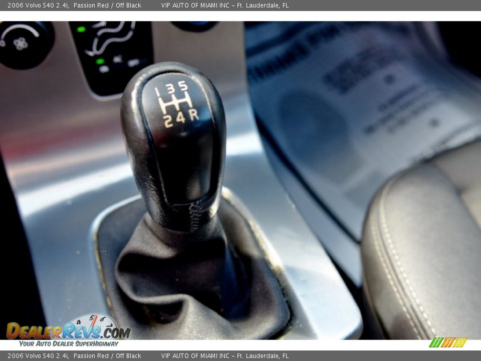 2006 Volvo S40 2.4i Passion Red / Off Black Photo #34