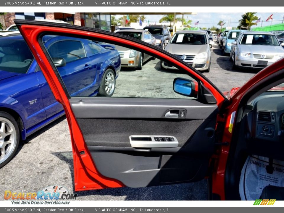 2006 Volvo S40 2.4i Passion Red / Off Black Photo #35
