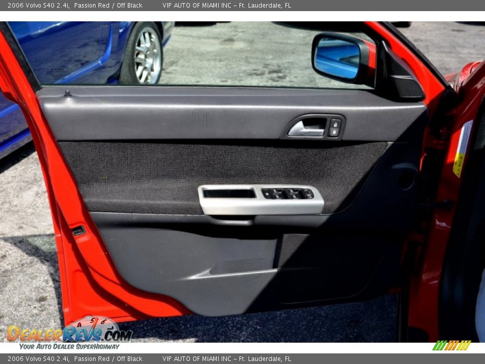 2006 Volvo S40 2.4i Passion Red / Off Black Photo #36