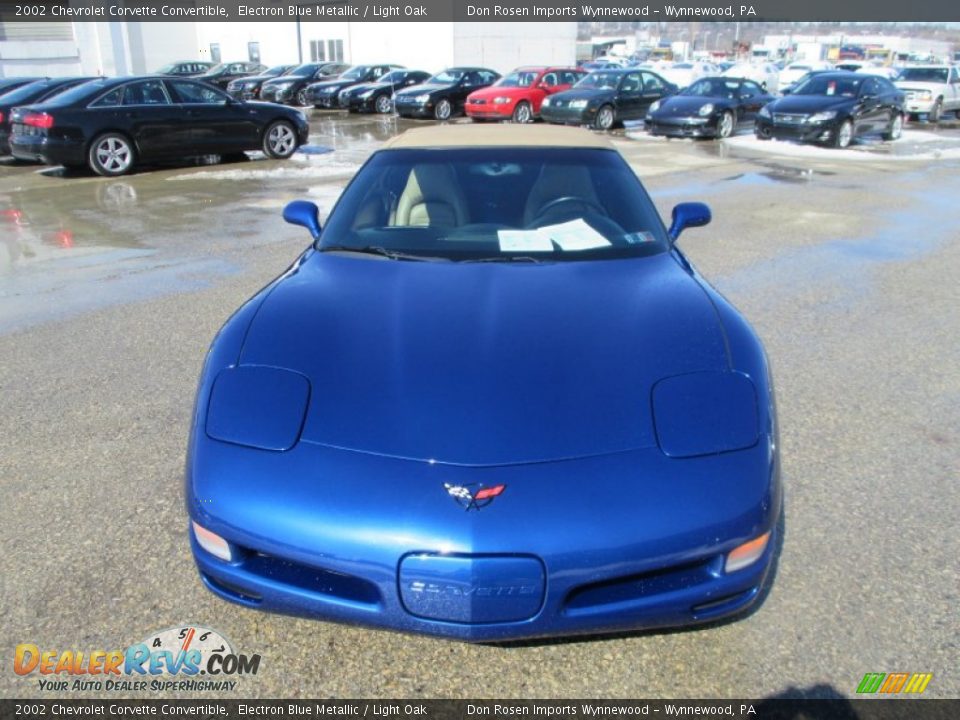 2002 Chevrolet Corvette Convertible Electron Blue Metallic / Light Oak Photo #10