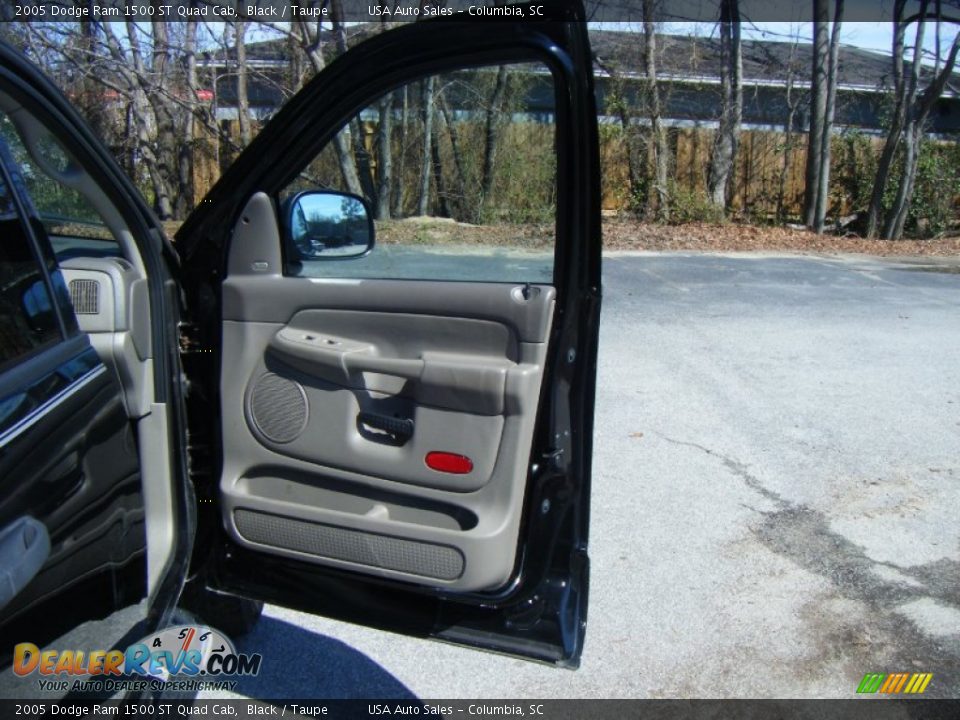 2005 Dodge Ram 1500 ST Quad Cab Black / Taupe Photo #14