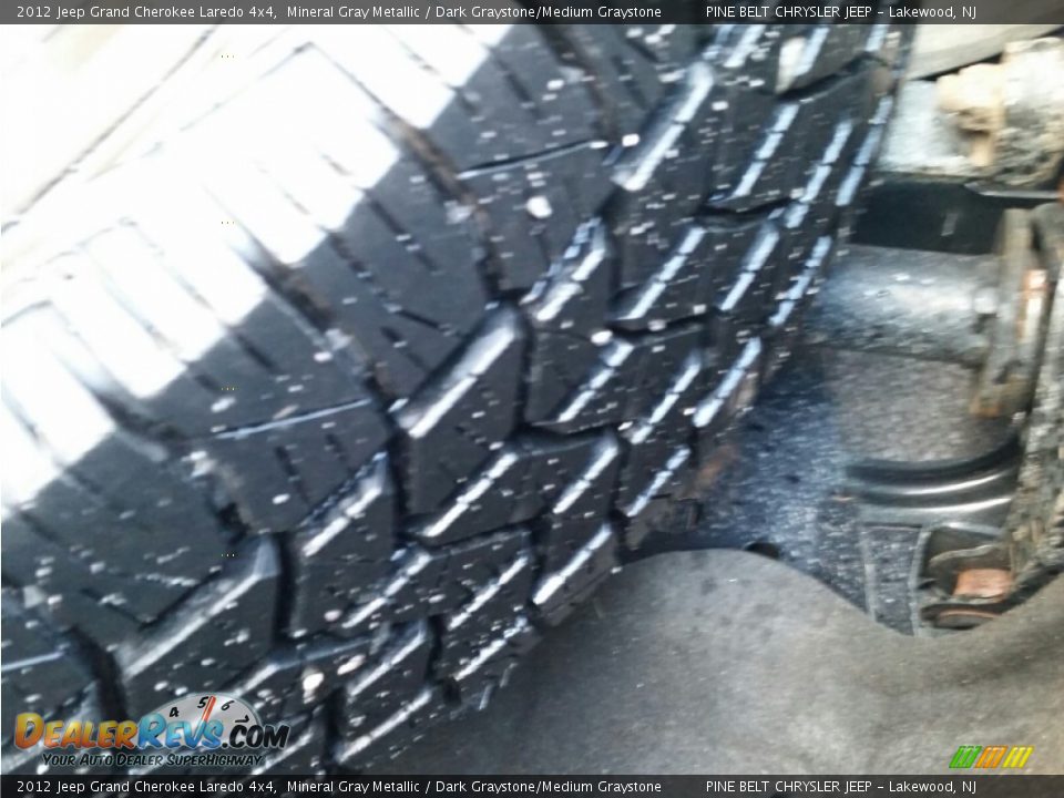 2012 Jeep Grand Cherokee Laredo 4x4 Mineral Gray Metallic / Dark Graystone/Medium Graystone Photo #21