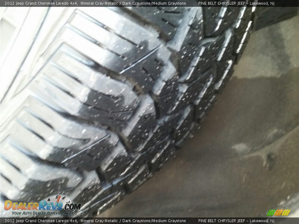 2012 Jeep Grand Cherokee Laredo 4x4 Mineral Gray Metallic / Dark Graystone/Medium Graystone Photo #24