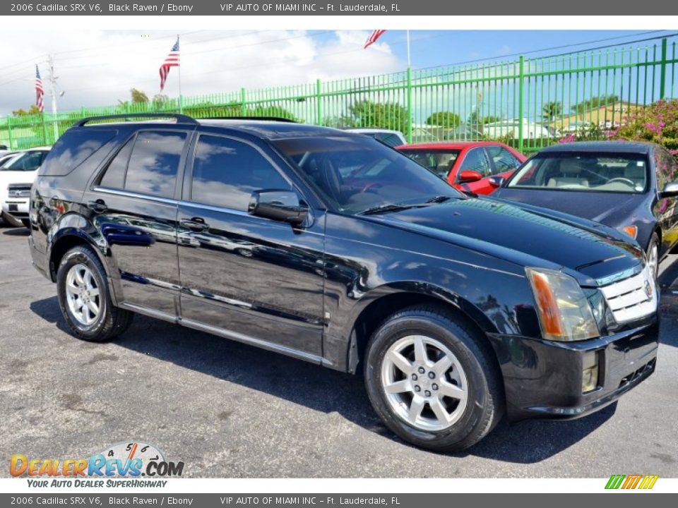 Front 3/4 View of 2006 Cadillac SRX V6 Photo #4