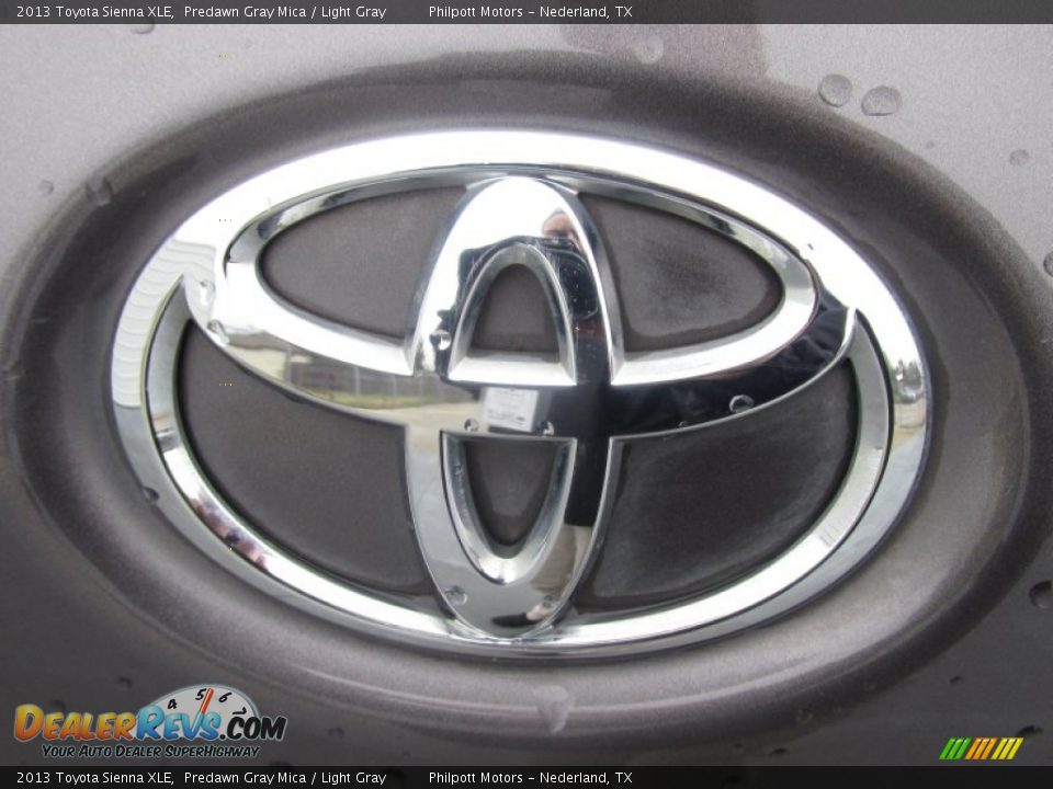2013 Toyota Sienna XLE Predawn Gray Mica / Light Gray Photo #14