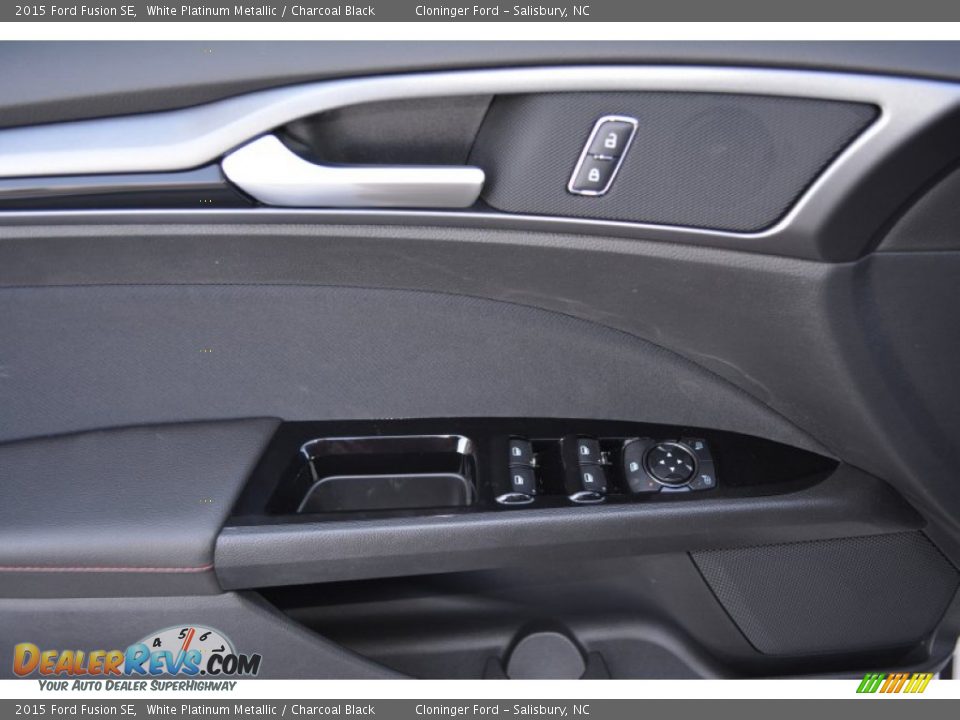 2015 Ford Fusion SE White Platinum Metallic / Charcoal Black Photo #6