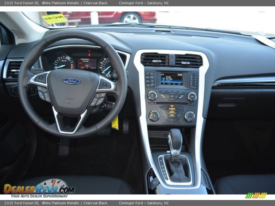 2015 Ford Fusion SE White Platinum Metallic / Charcoal Black Photo #9