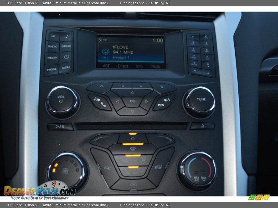 2015 Ford Fusion SE White Platinum Metallic / Charcoal Black Photo #12