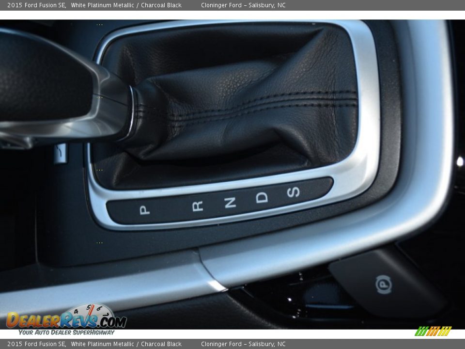 2015 Ford Fusion SE White Platinum Metallic / Charcoal Black Photo #15