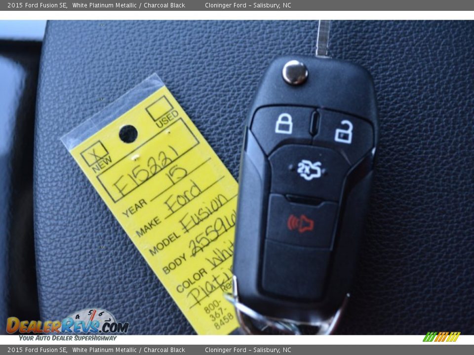 2015 Ford Fusion SE White Platinum Metallic / Charcoal Black Photo #19
