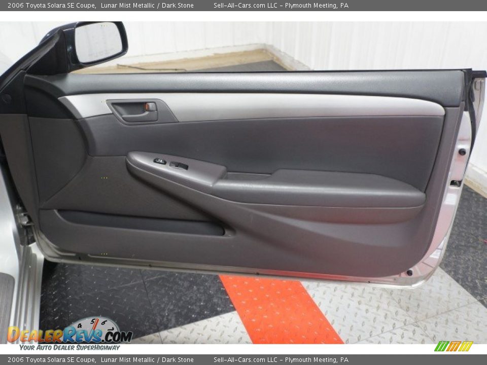 2006 Toyota Solara SE Coupe Lunar Mist Metallic / Dark Stone Photo #15
