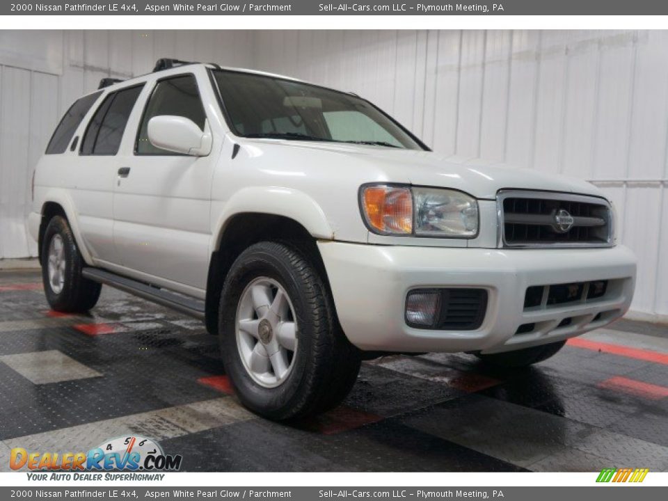 2000 Nissan Pathfinder LE 4x4 Aspen White Pearl Glow / Parchment Photo #5