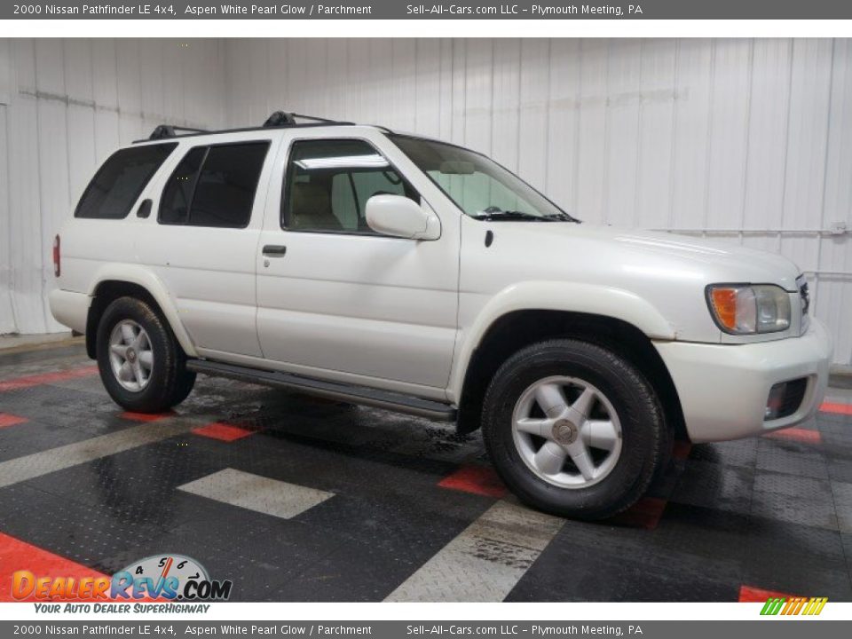 2000 Nissan Pathfinder LE 4x4 Aspen White Pearl Glow / Parchment Photo #6