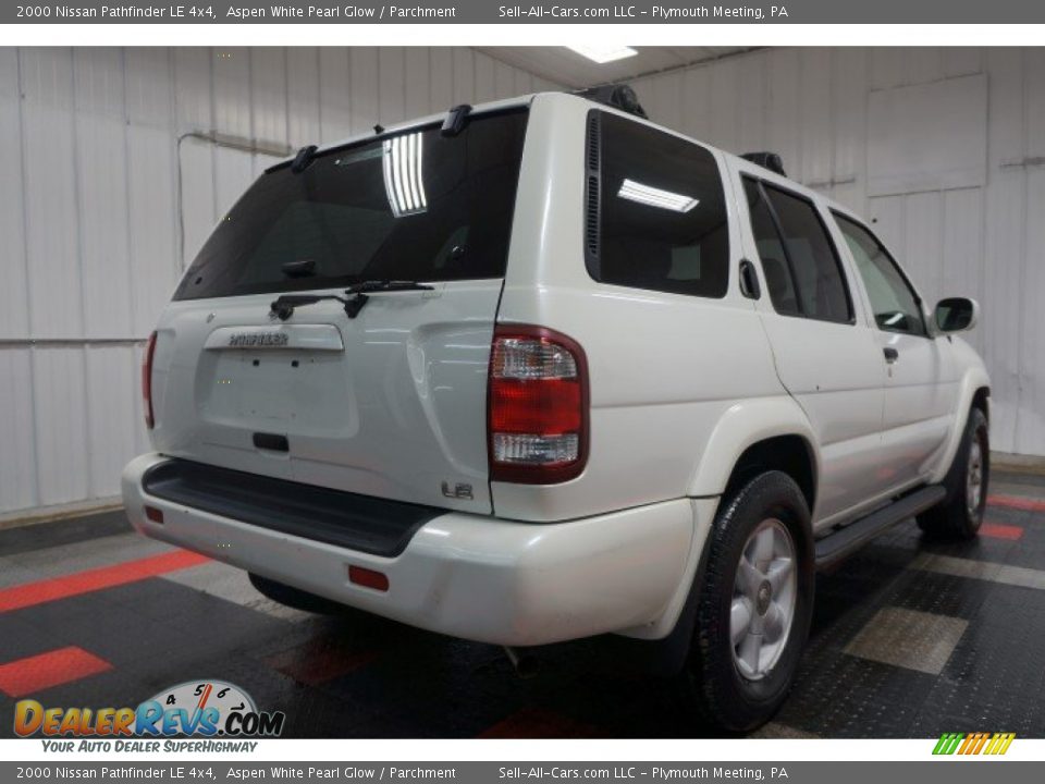 2000 Nissan Pathfinder LE 4x4 Aspen White Pearl Glow / Parchment Photo #8