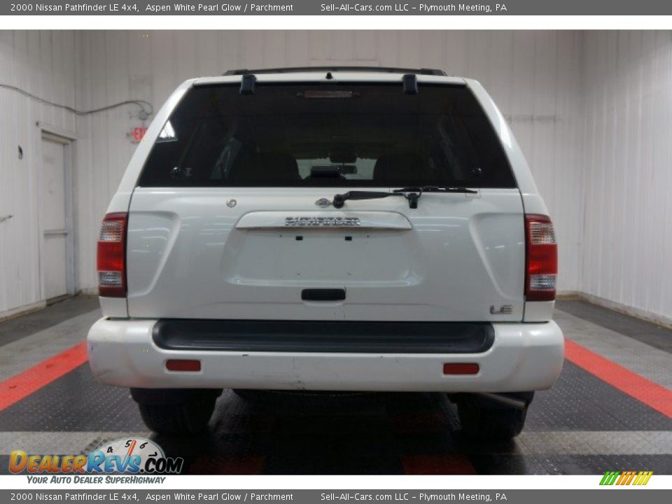 2000 Nissan Pathfinder LE 4x4 Aspen White Pearl Glow / Parchment Photo #9
