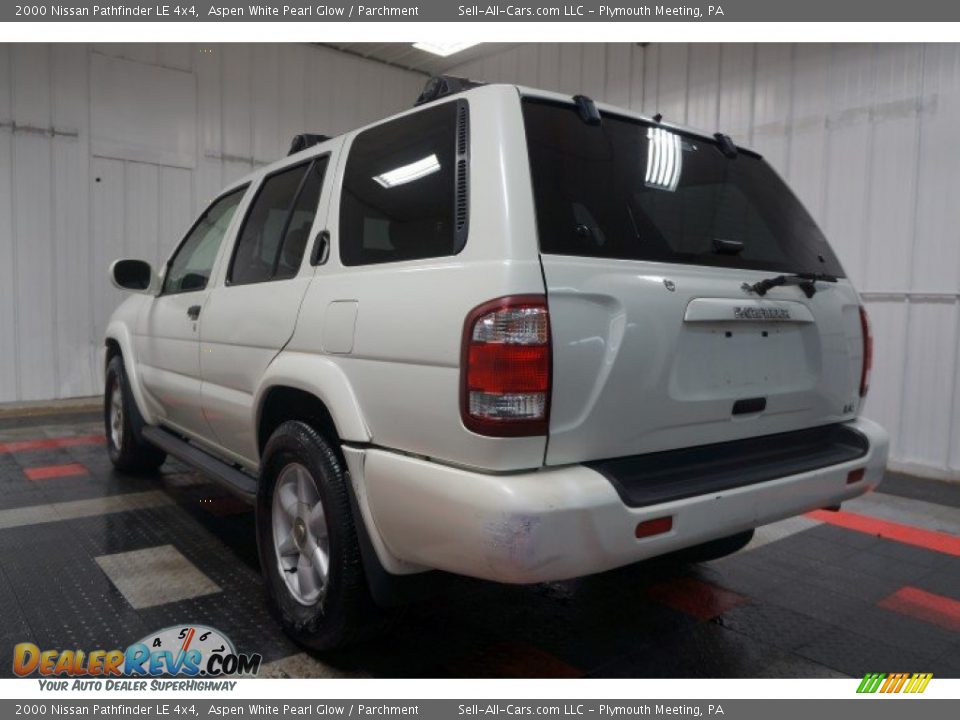 2000 Nissan Pathfinder LE 4x4 Aspen White Pearl Glow / Parchment Photo #10