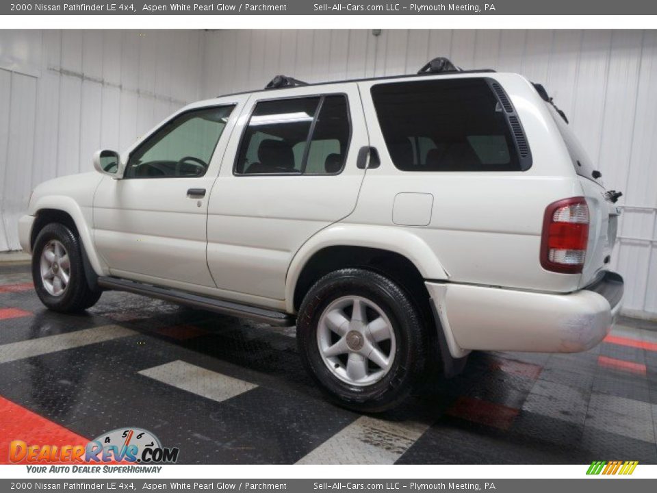 2000 Nissan Pathfinder LE 4x4 Aspen White Pearl Glow / Parchment Photo #11