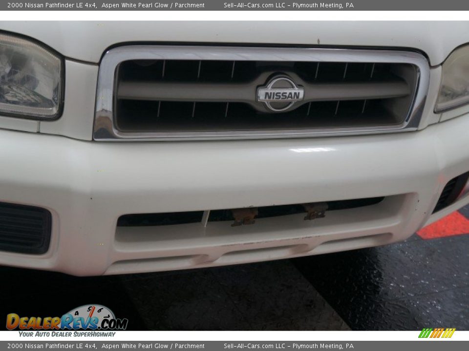 2000 Nissan Pathfinder LE 4x4 Aspen White Pearl Glow / Parchment Photo #36