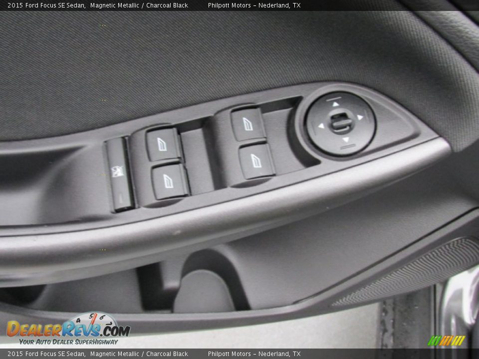 2015 Ford Focus SE Sedan Magnetic Metallic / Charcoal Black Photo #20