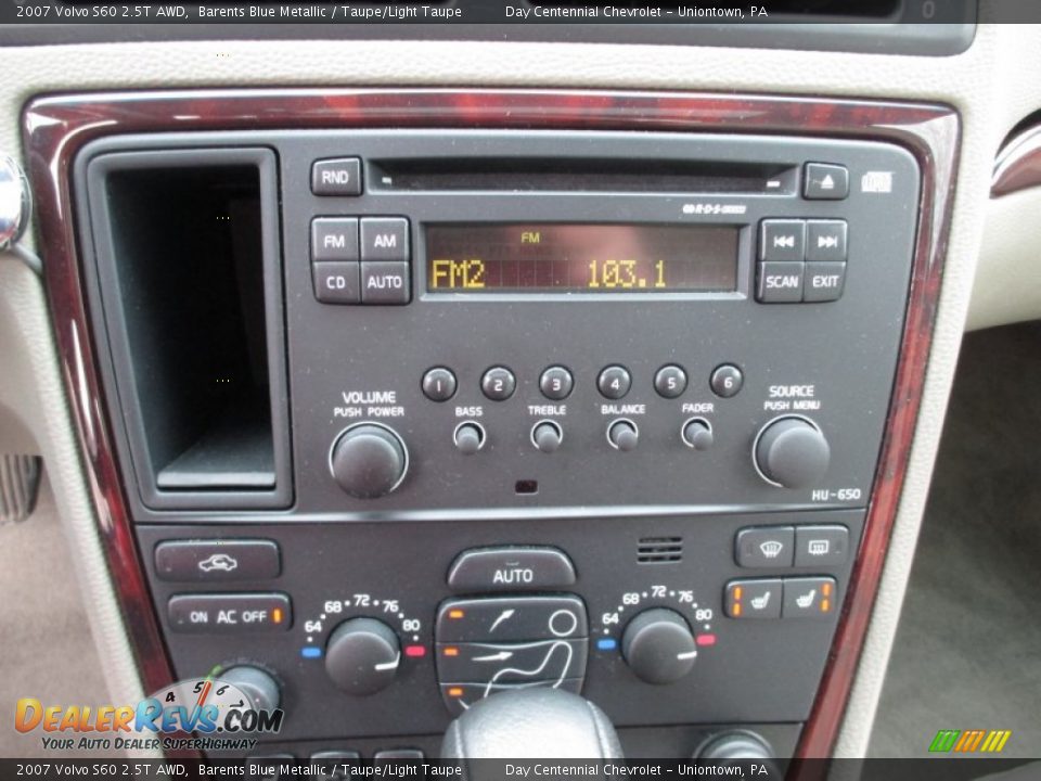 Controls of 2007 Volvo S60 2.5T AWD Photo #30