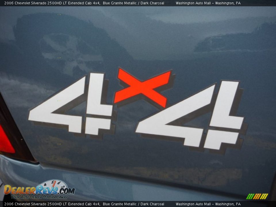 2006 Chevrolet Silverado 2500HD LT Extended Cab 4x4 Blue Granite Metallic / Dark Charcoal Photo #4