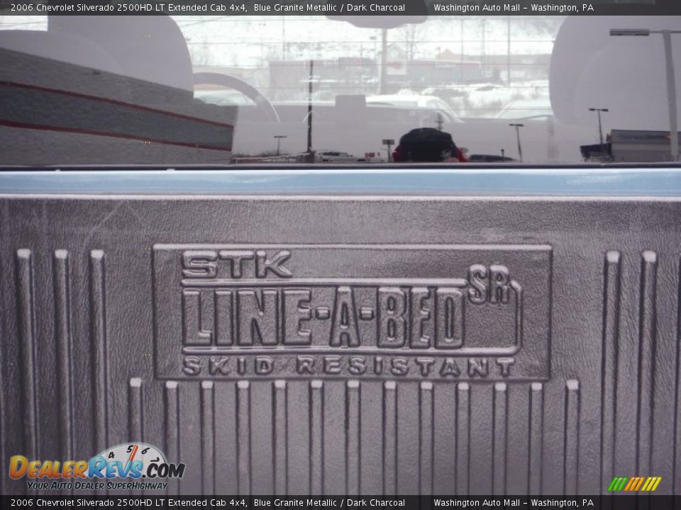 2006 Chevrolet Silverado 2500HD LT Extended Cab 4x4 Blue Granite Metallic / Dark Charcoal Photo #9