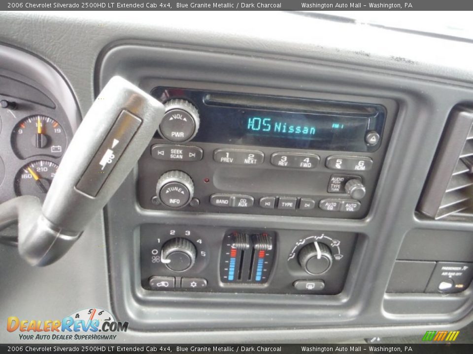 2006 Chevrolet Silverado 2500HD LT Extended Cab 4x4 Blue Granite Metallic / Dark Charcoal Photo #16