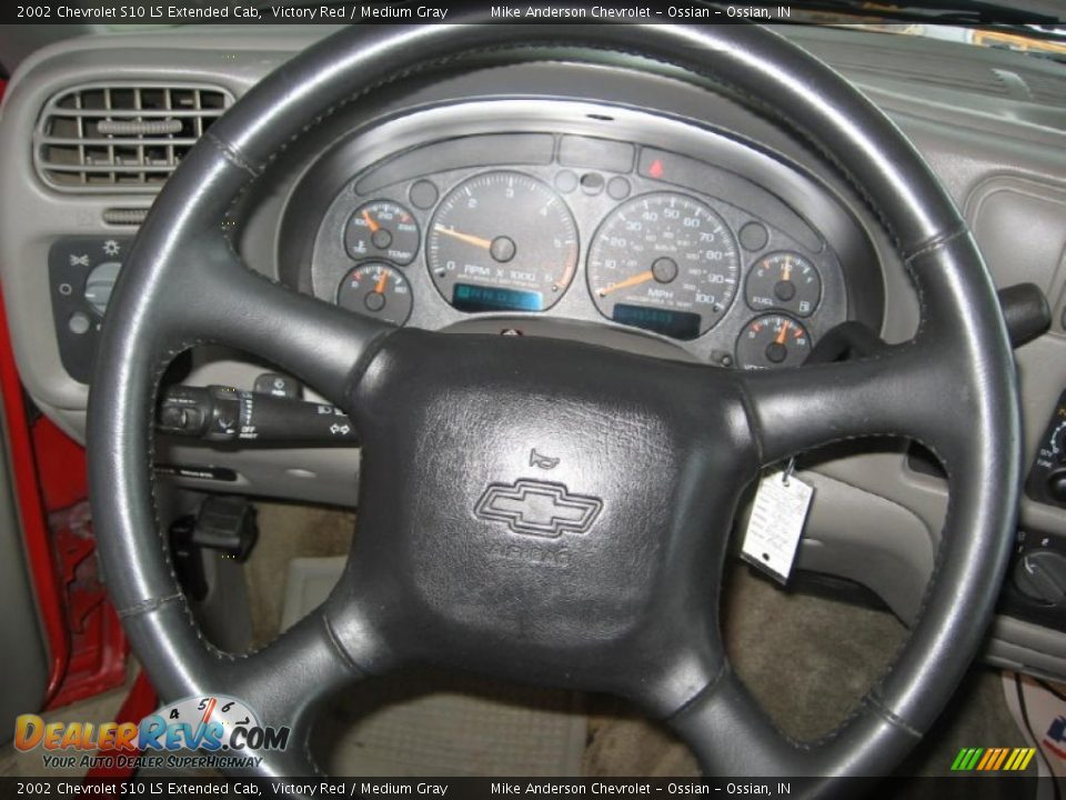 2002 Chevrolet S10 LS Extended Cab Victory Red / Medium Gray Photo #4