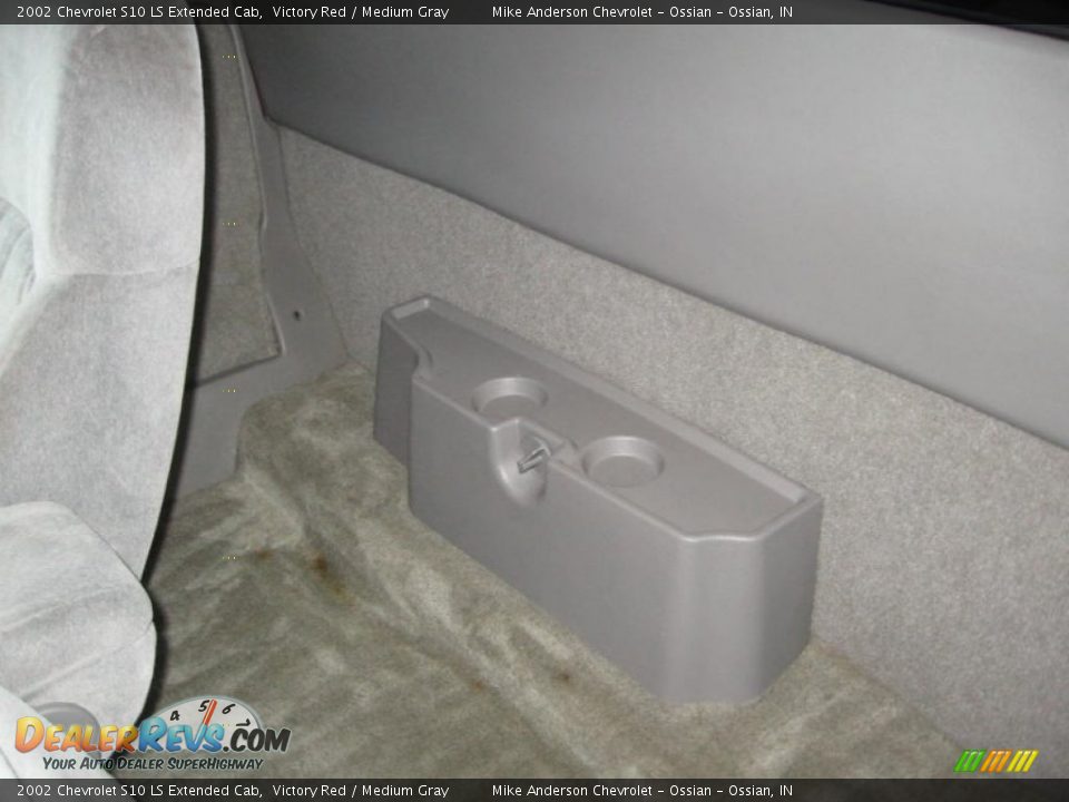2002 Chevrolet S10 LS Extended Cab Victory Red / Medium Gray Photo #12
