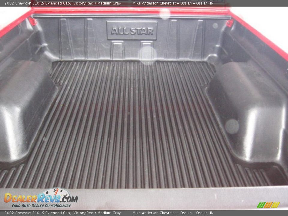 2002 Chevrolet S10 LS Extended Cab Victory Red / Medium Gray Photo #13