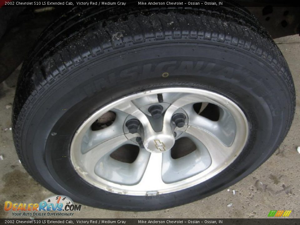 2002 Chevrolet S10 LS Extended Cab Victory Red / Medium Gray Photo #16