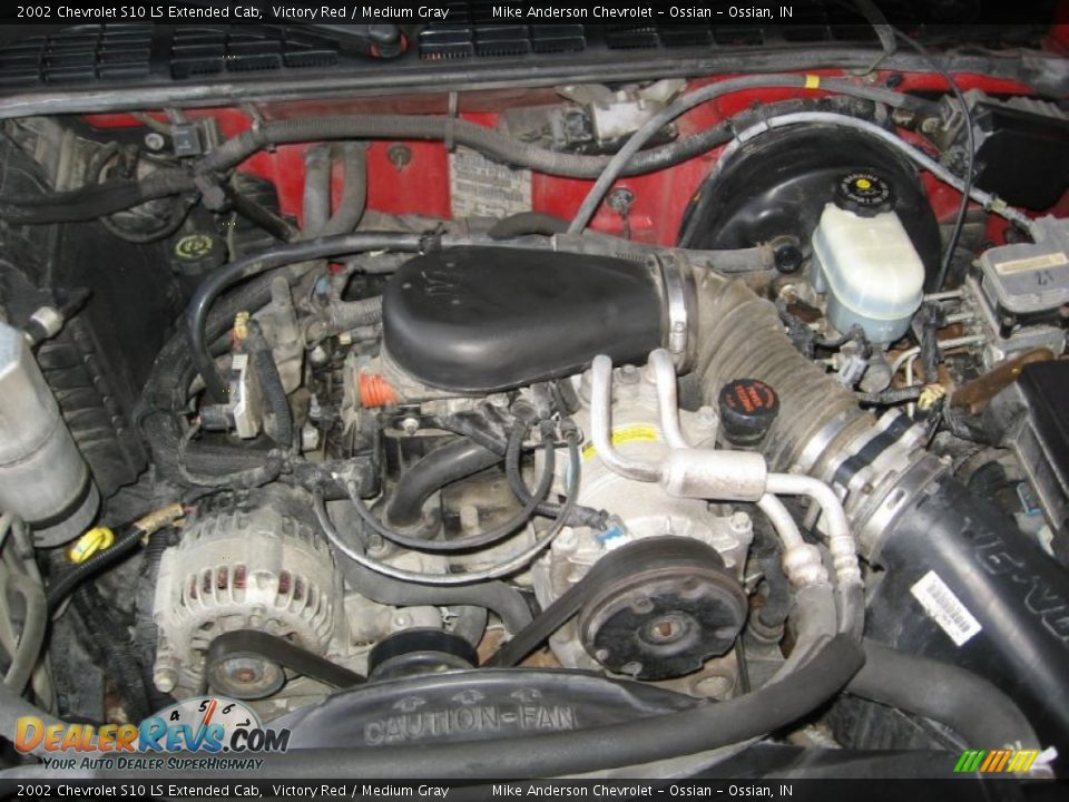 2002 Chevrolet S10 LS Extended Cab Victory Red / Medium Gray Photo #17