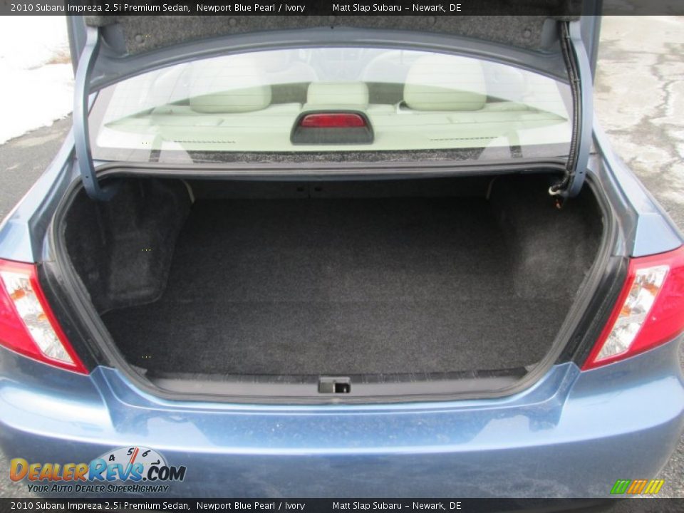 2010 Subaru Impreza 2.5i Premium Sedan Newport Blue Pearl / Ivory Photo #19