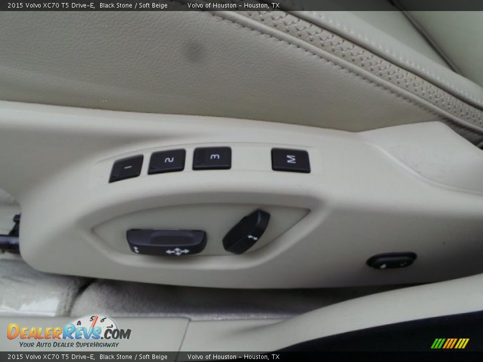 Controls of 2015 Volvo XC70 T5 Drive-E Photo #12