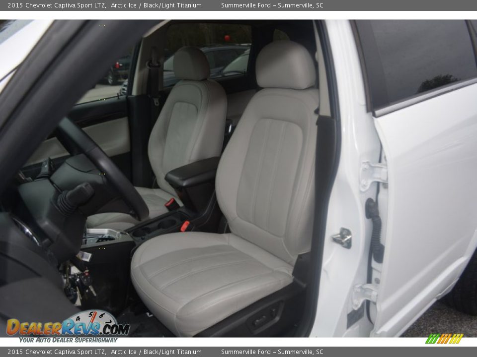 Front Seat of 2015 Chevrolet Captiva Sport LTZ Photo #17