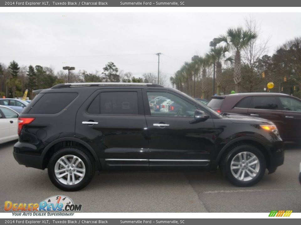 2014 Ford Explorer XLT Tuxedo Black / Charcoal Black Photo #2