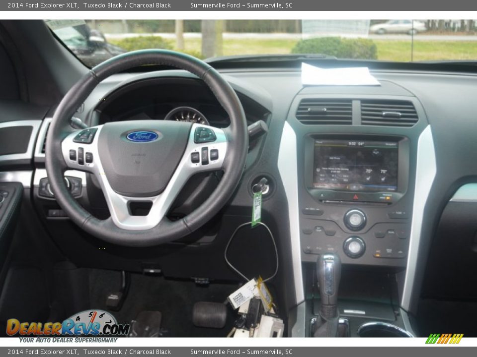 2014 Ford Explorer XLT Tuxedo Black / Charcoal Black Photo #15