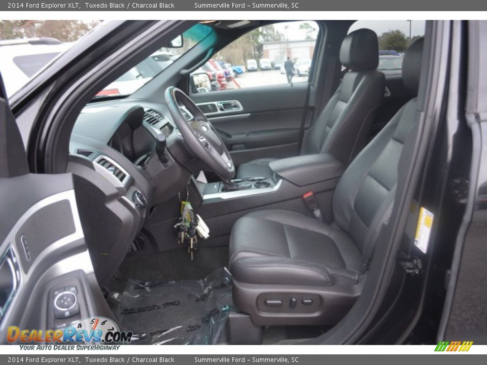 2014 Ford Explorer XLT Tuxedo Black / Charcoal Black Photo #17