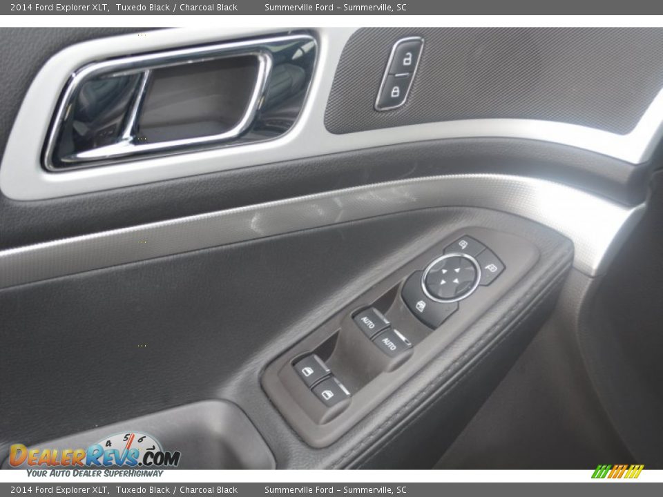 2014 Ford Explorer XLT Tuxedo Black / Charcoal Black Photo #19