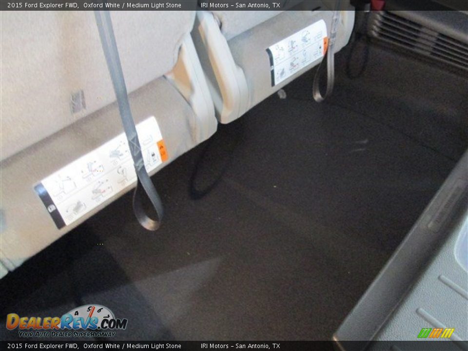 2015 Ford Explorer FWD Oxford White / Medium Light Stone Photo #11