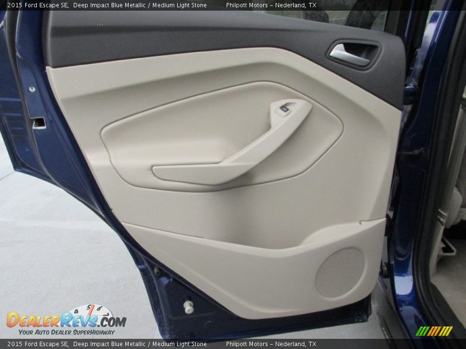 Door Panel of 2015 Ford Escape SE Photo #17