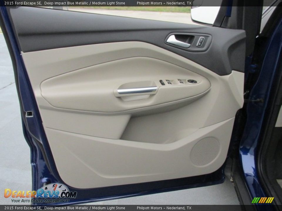 Door Panel of 2015 Ford Escape SE Photo #19